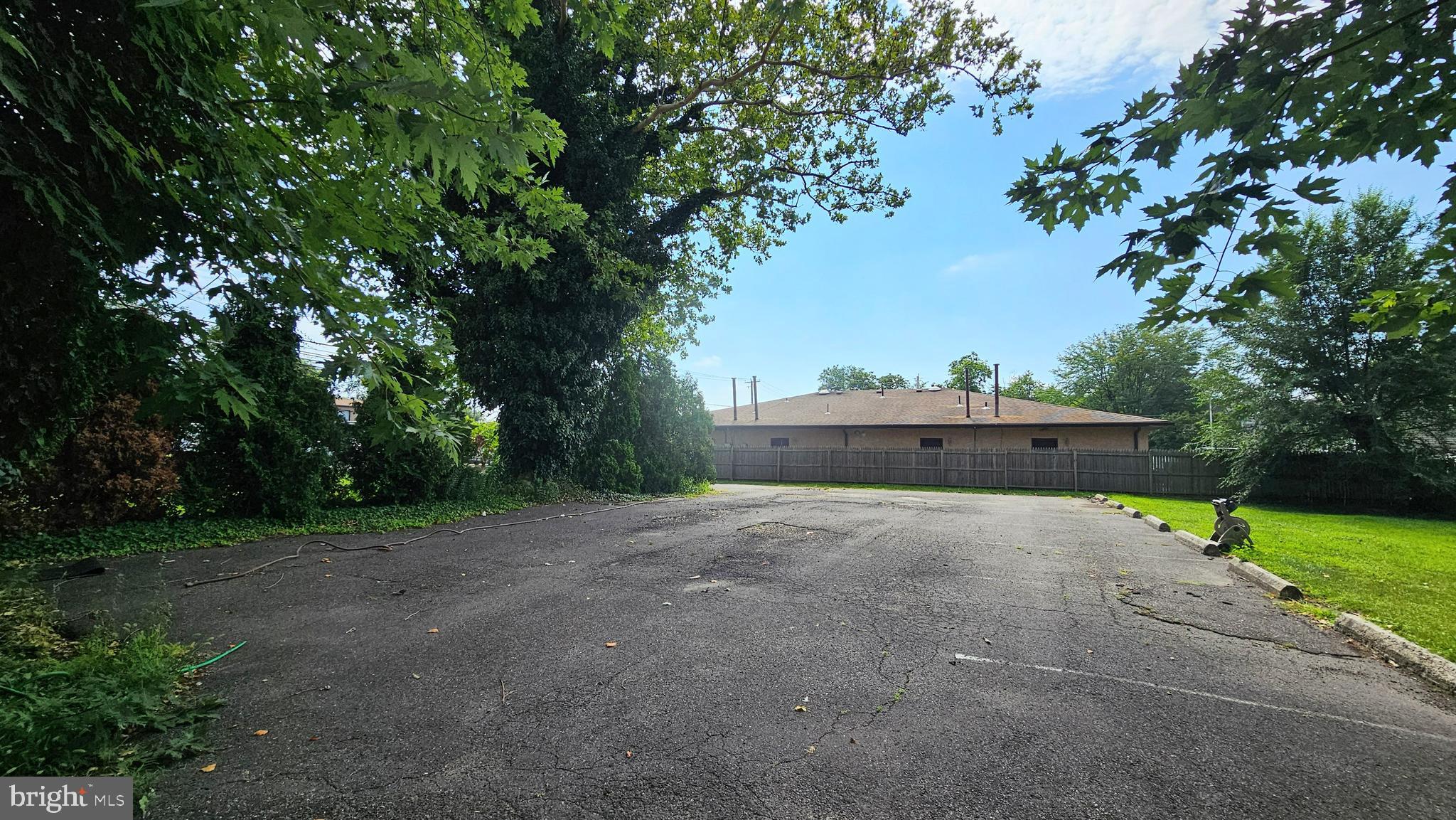 312 N WHITE HORSE PIKE