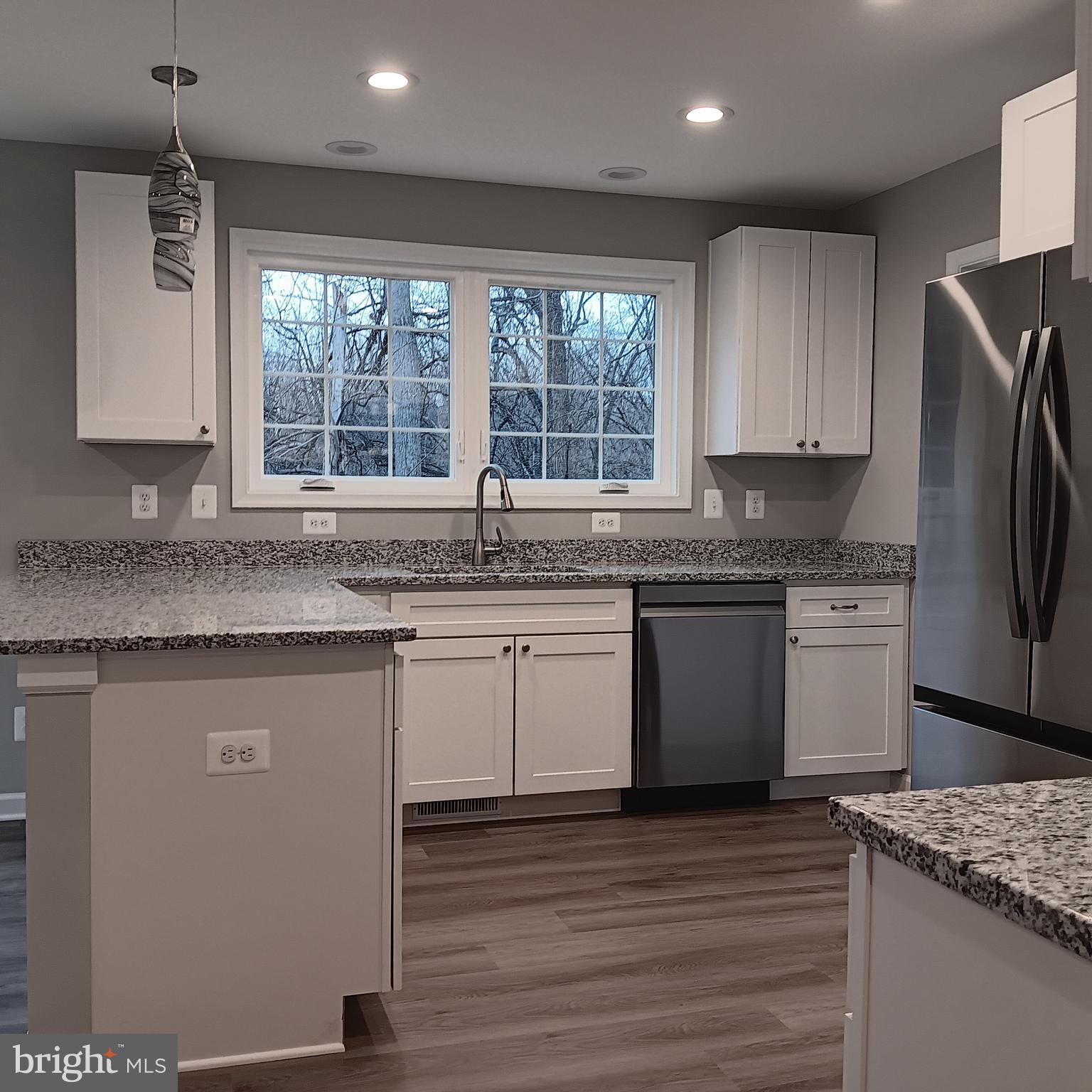 SHEN SHORES - Residential