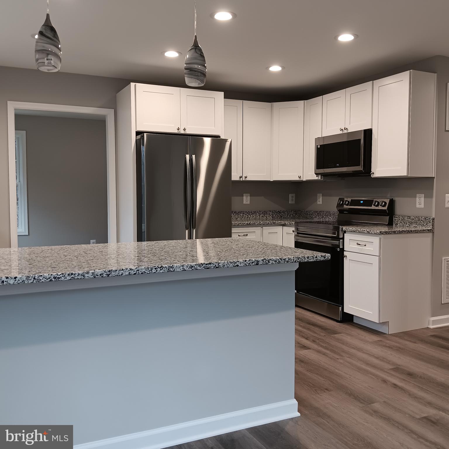 SHEN SHORES - Residential