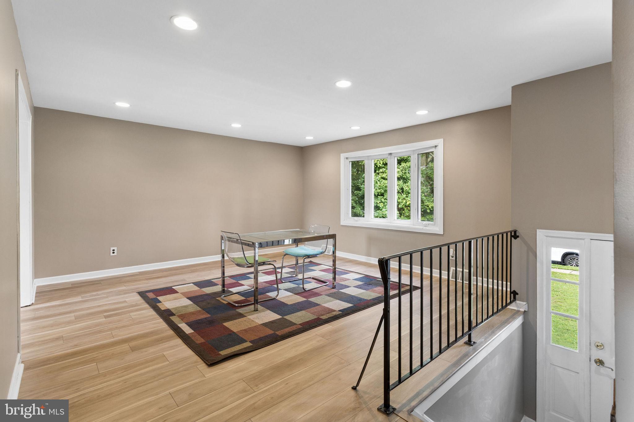 1745 LARKIN ROAD