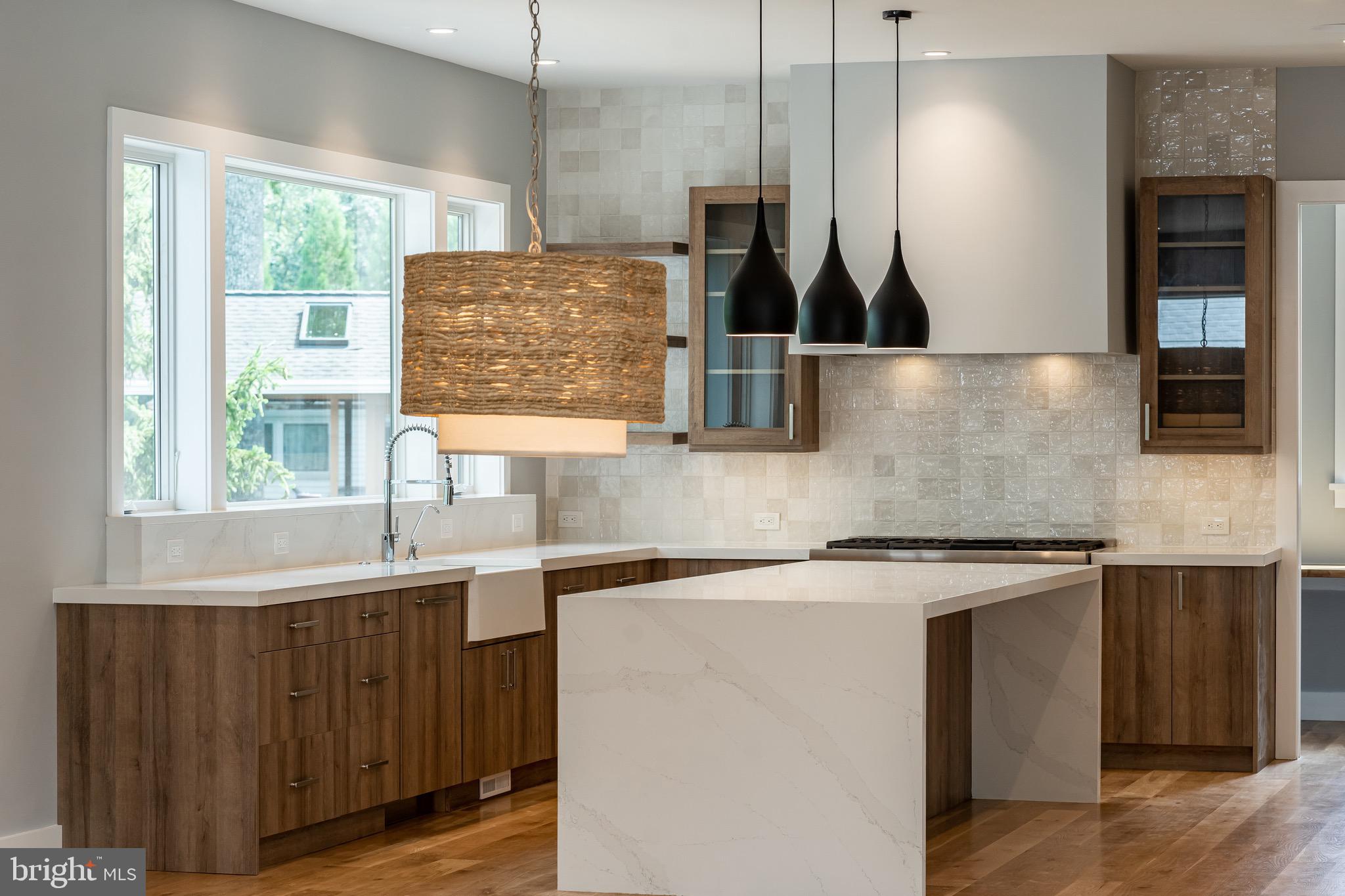 COUNTRY CLUB HILLS - Residential