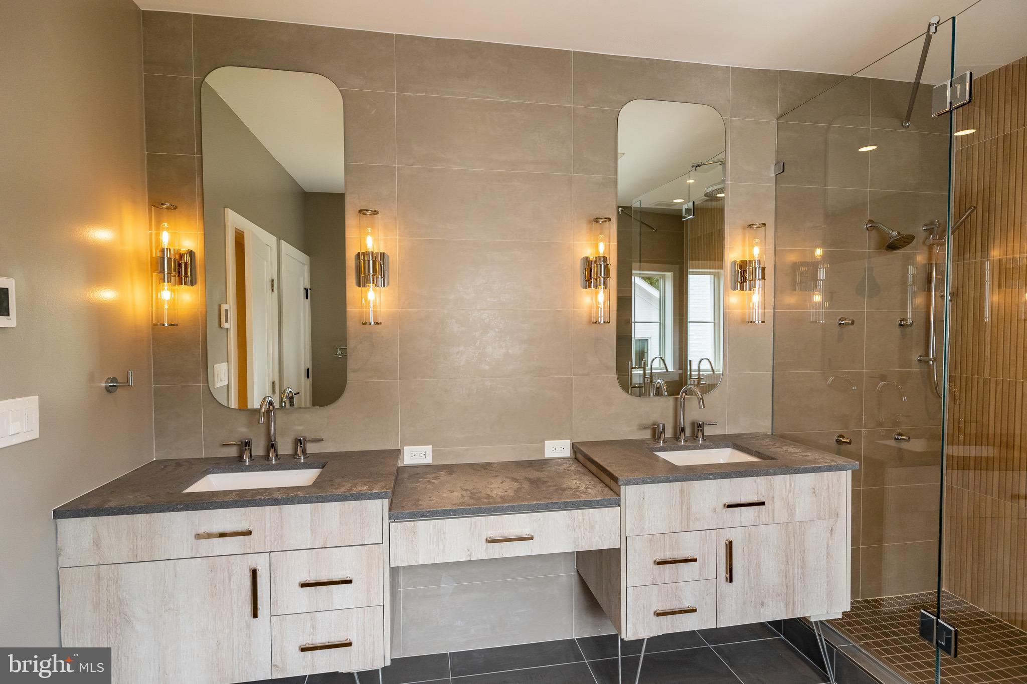 COUNTRY CLUB HILLS - Residential