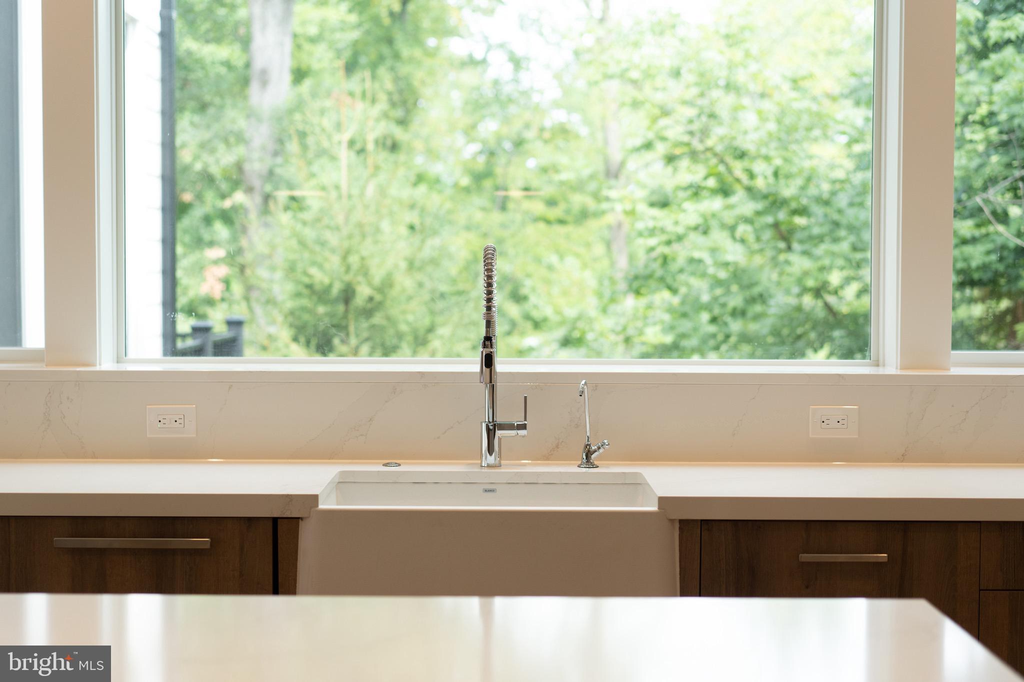 COUNTRY CLUB HILLS - Residential