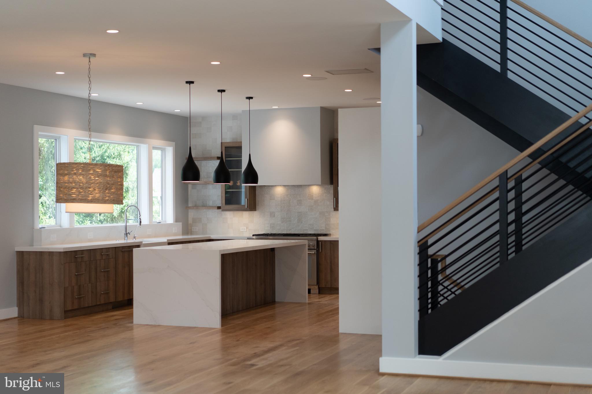 COUNTRY CLUB HILLS - Residential