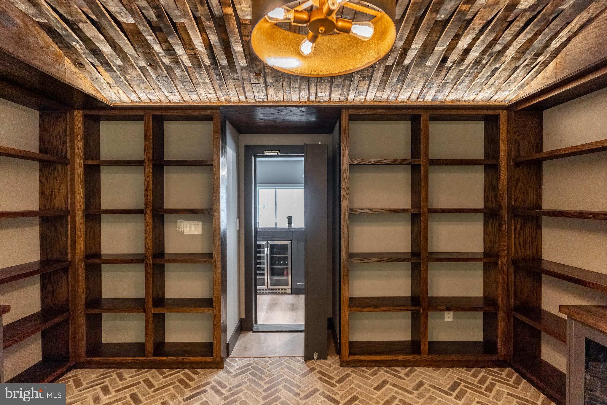 COUNTRY CLUB HILLS - Residential