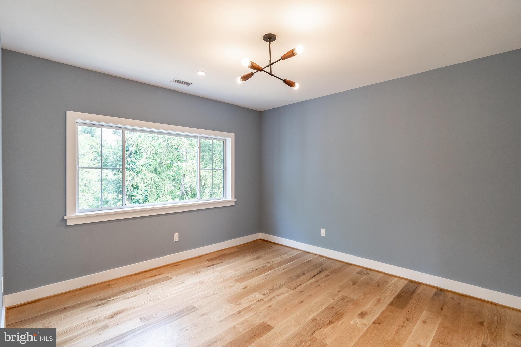 COUNTRY CLUB HILLS - Residential