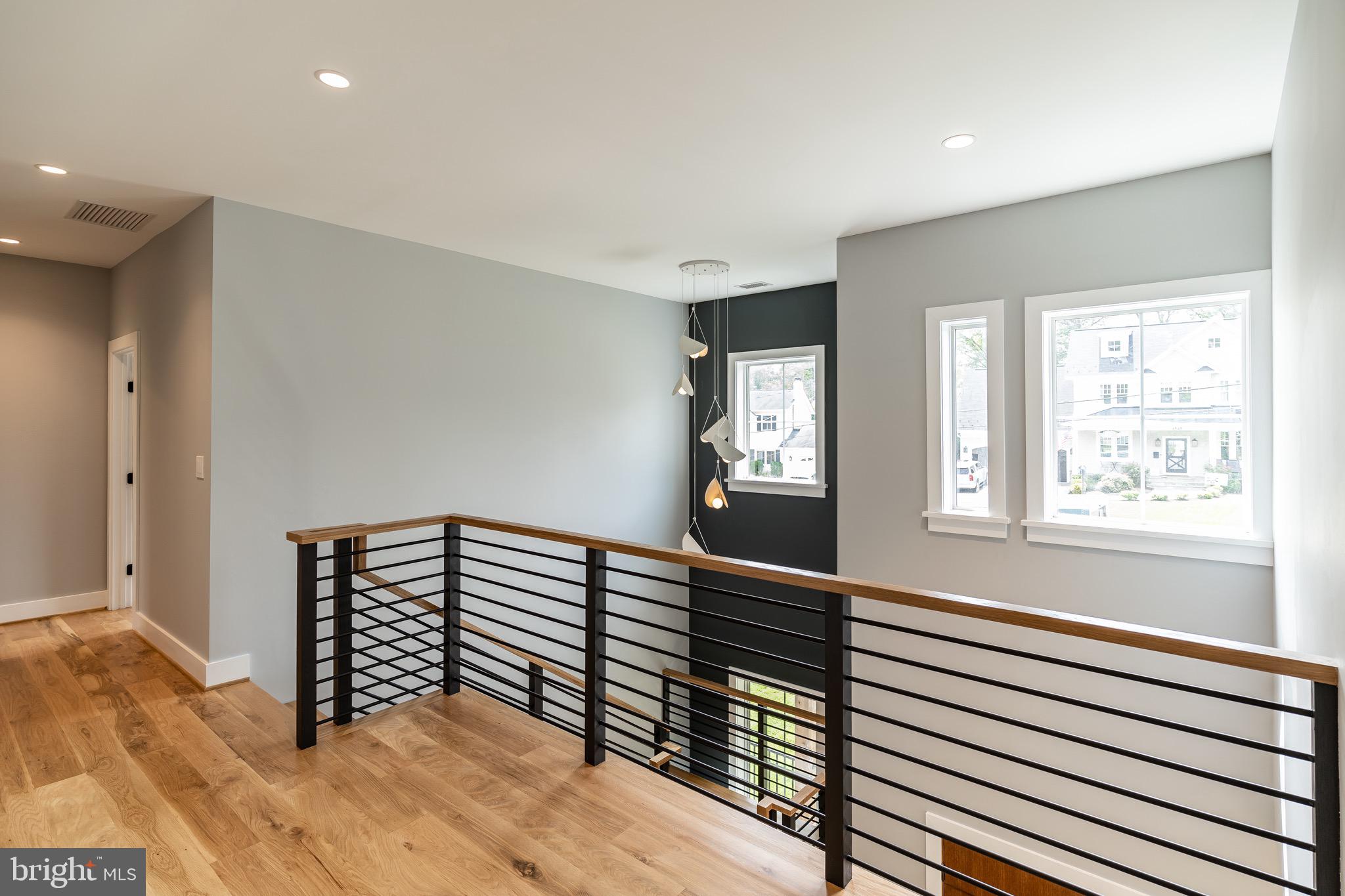 COUNTRY CLUB HILLS - Residential