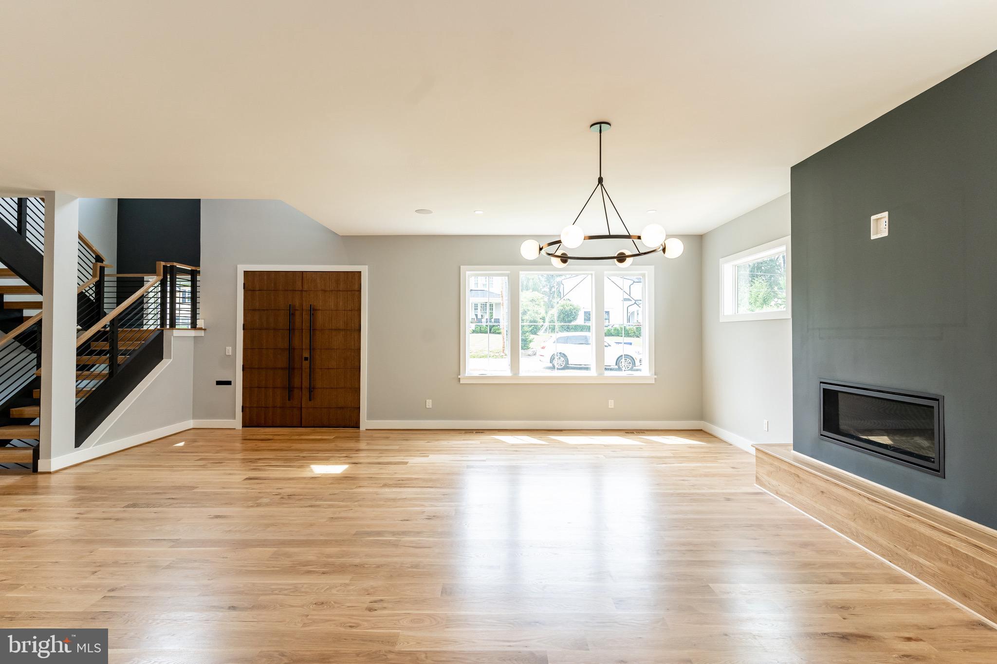 COUNTRY CLUB HILLS - Residential