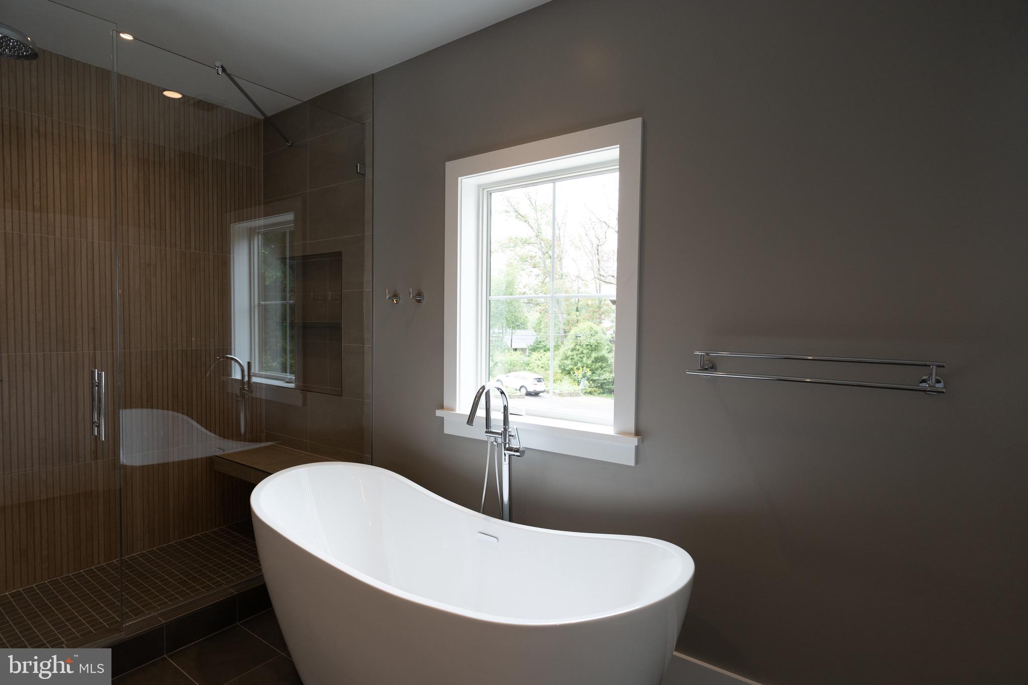 COUNTRY CLUB HILLS - Residential