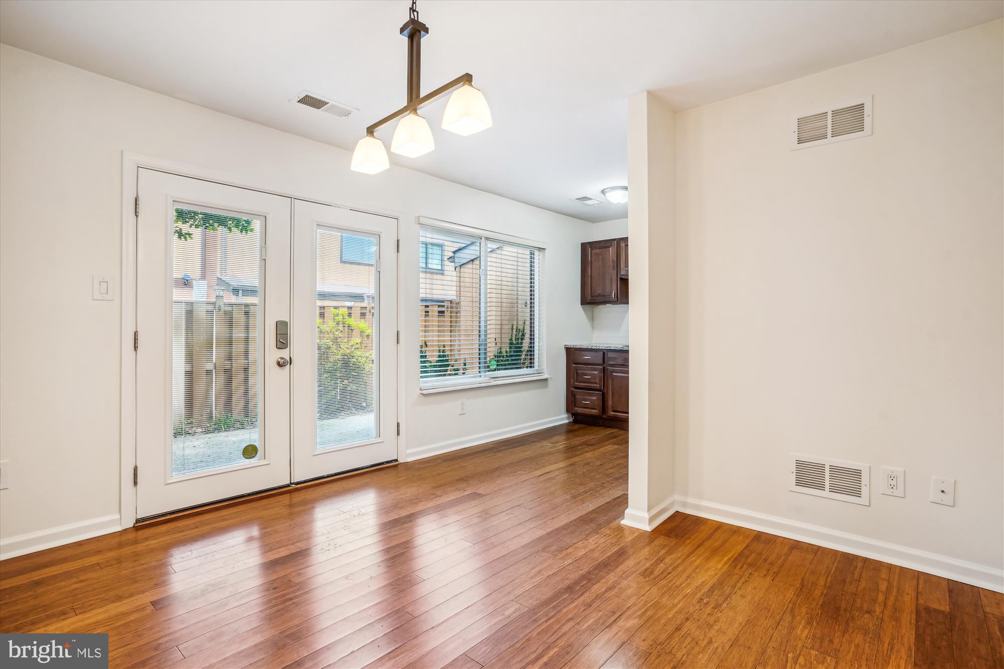 COVINGTON - Residential