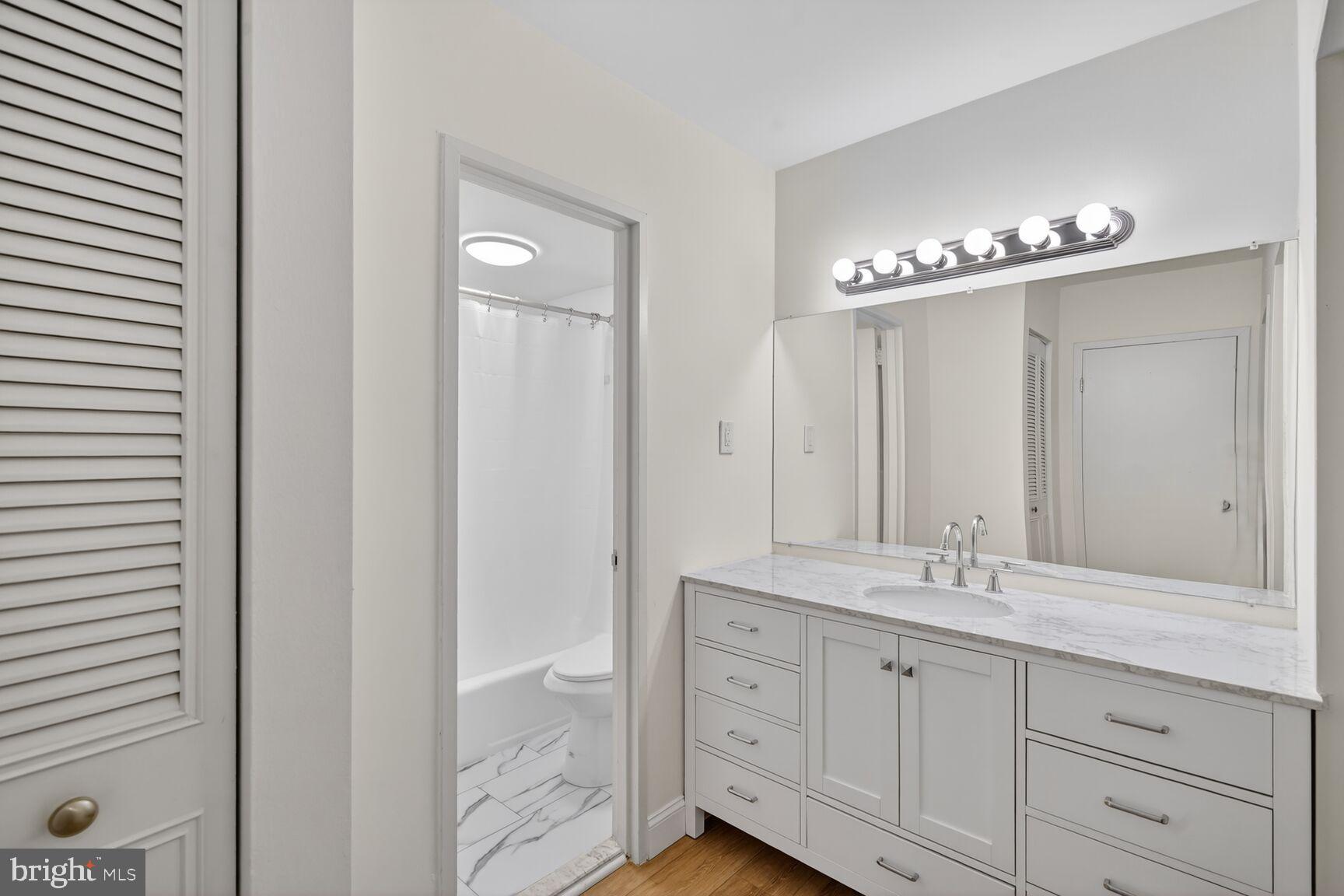 WHITEHALL - Residential