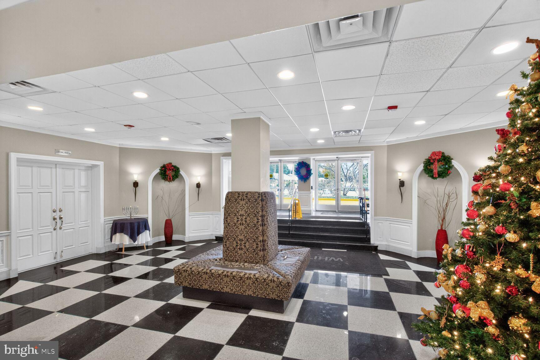 WHITEHALL - Residential