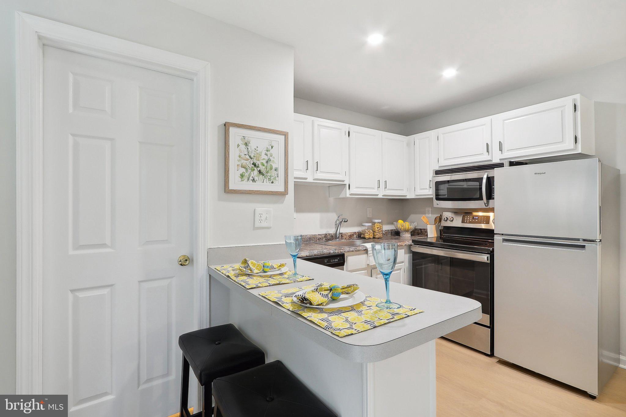 KENWOOD FOREST - Residential Lease