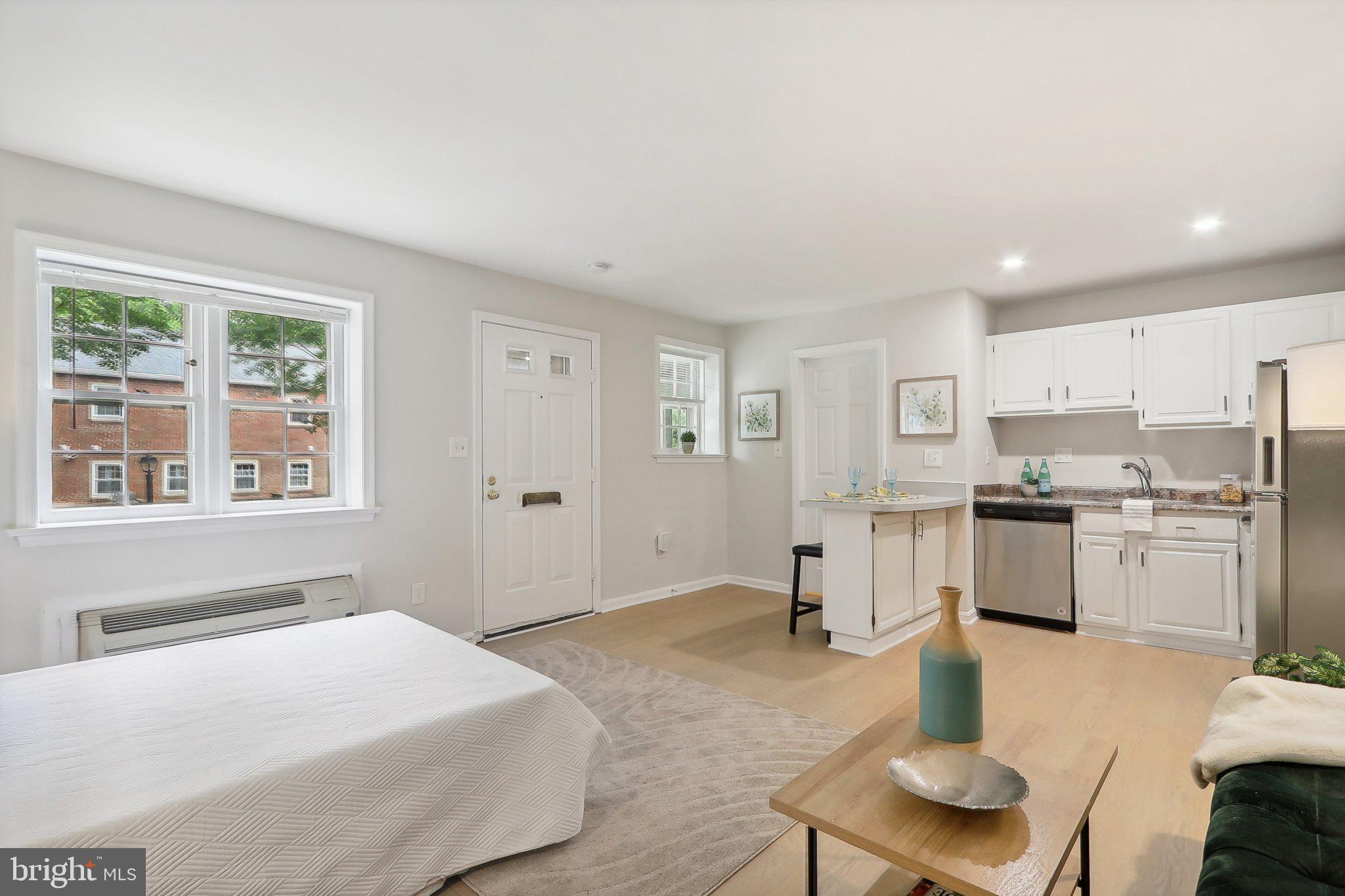 KENWOOD FOREST - Residential Lease