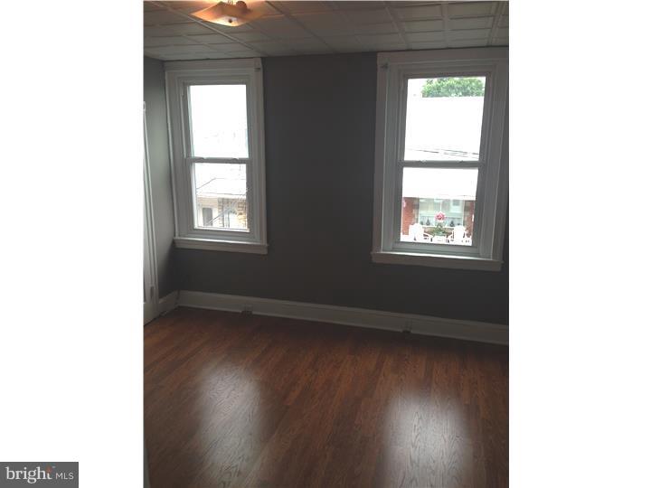 PORT RICHMOND - Residential Lease