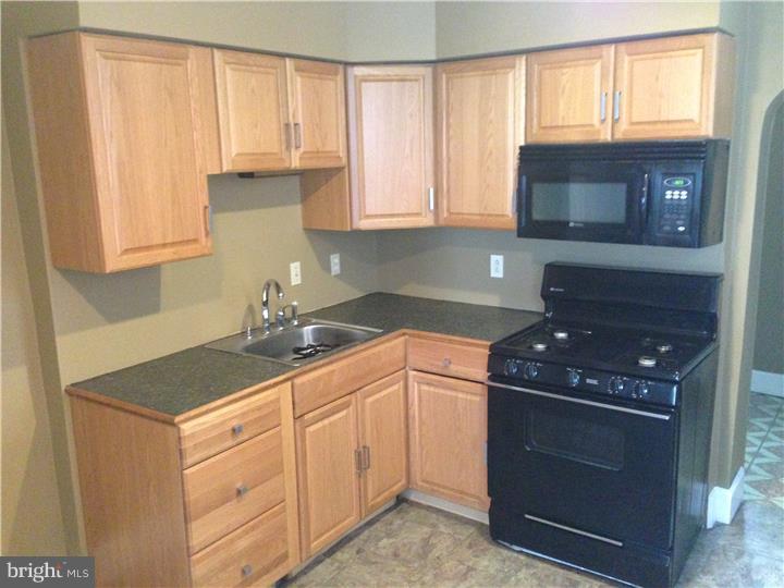 PORT RICHMOND - Residential Lease