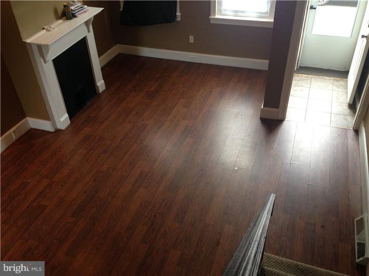 PORT RICHMOND - Residential Lease