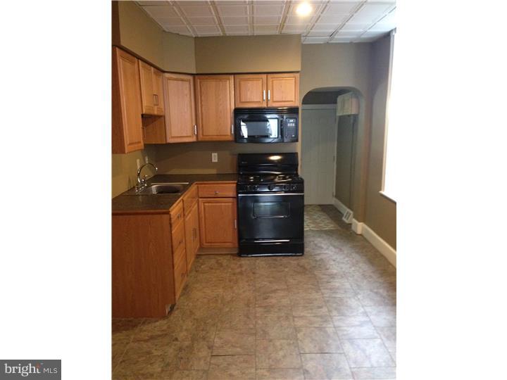 PORT RICHMOND - Residential Lease
