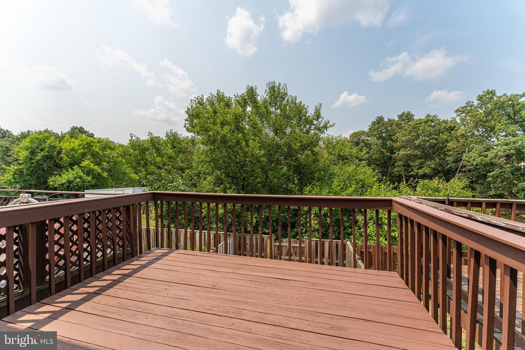 CLOVERLEAF - Residential