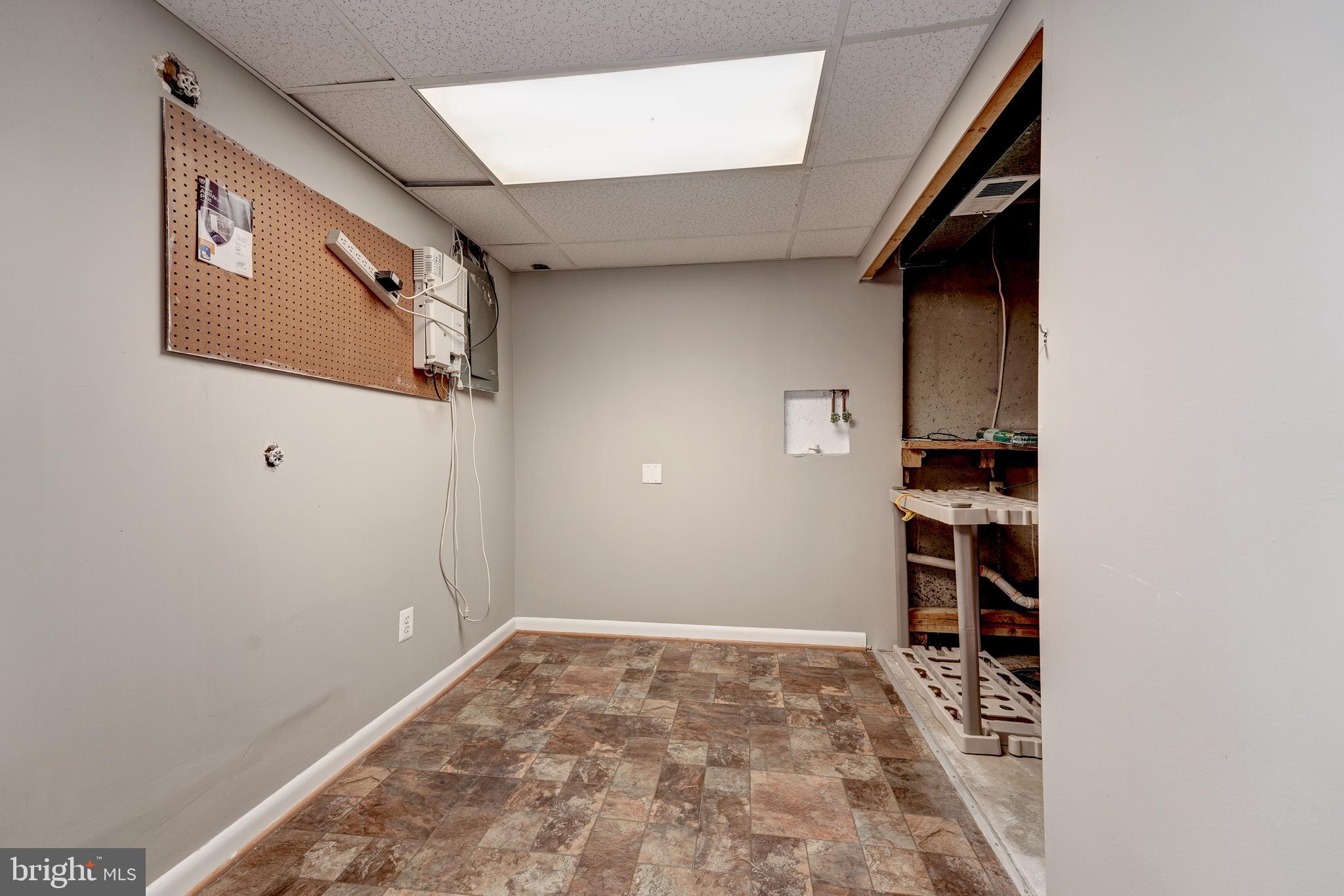 CLOVERLEAF - Residential