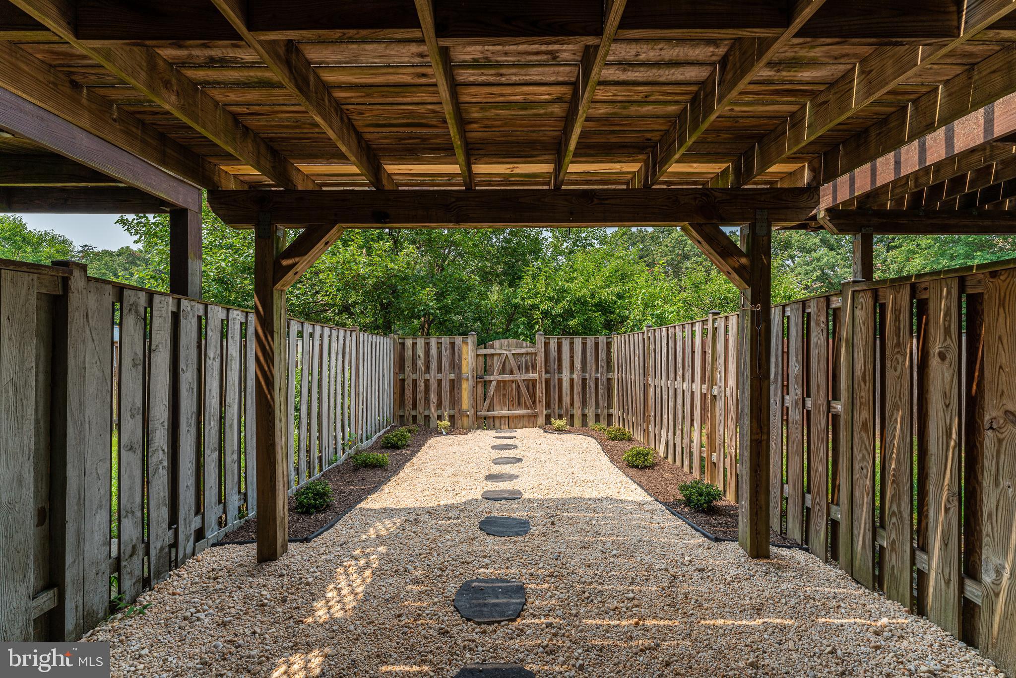 CLOVERLEAF - Residential