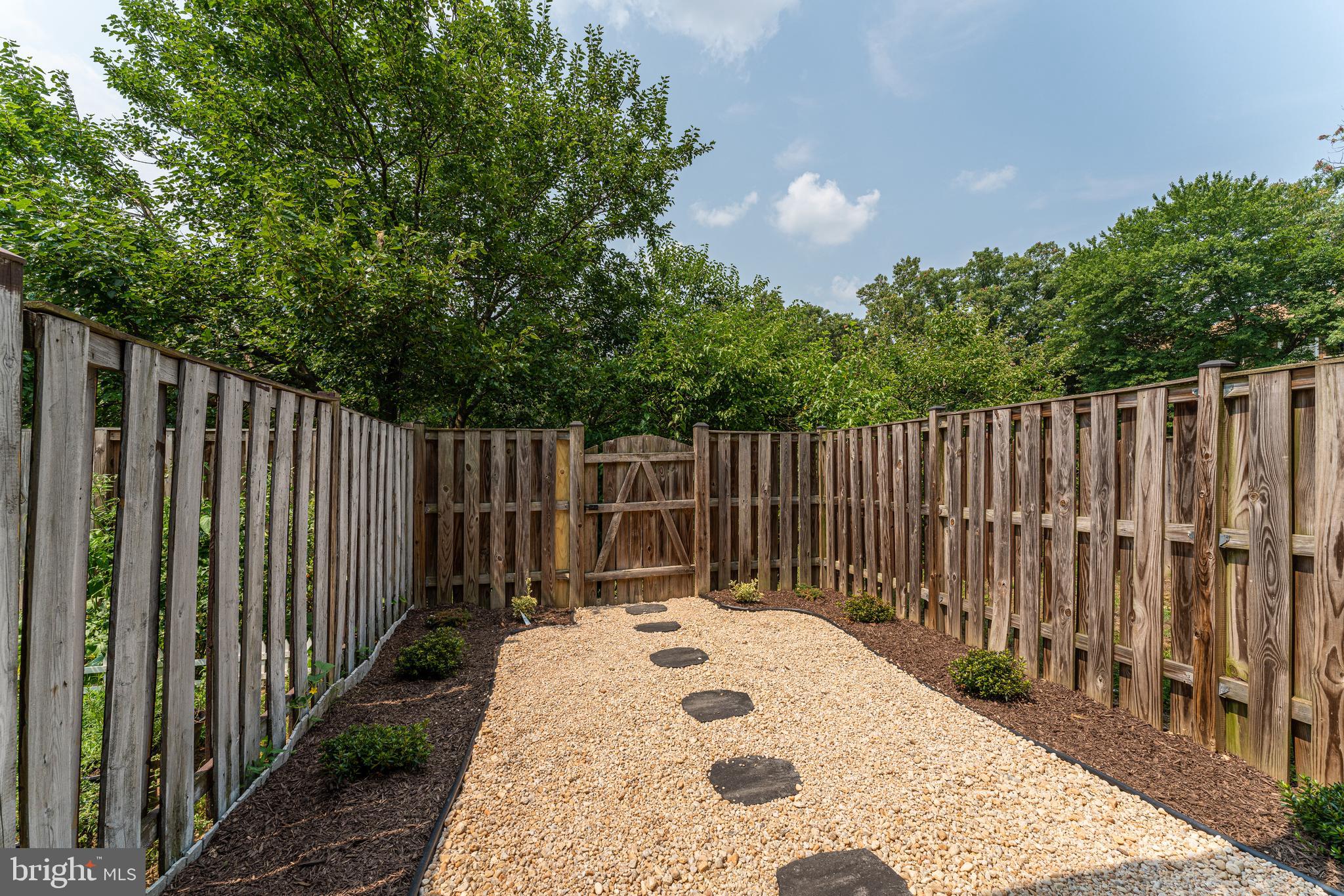 CLOVERLEAF - Residential