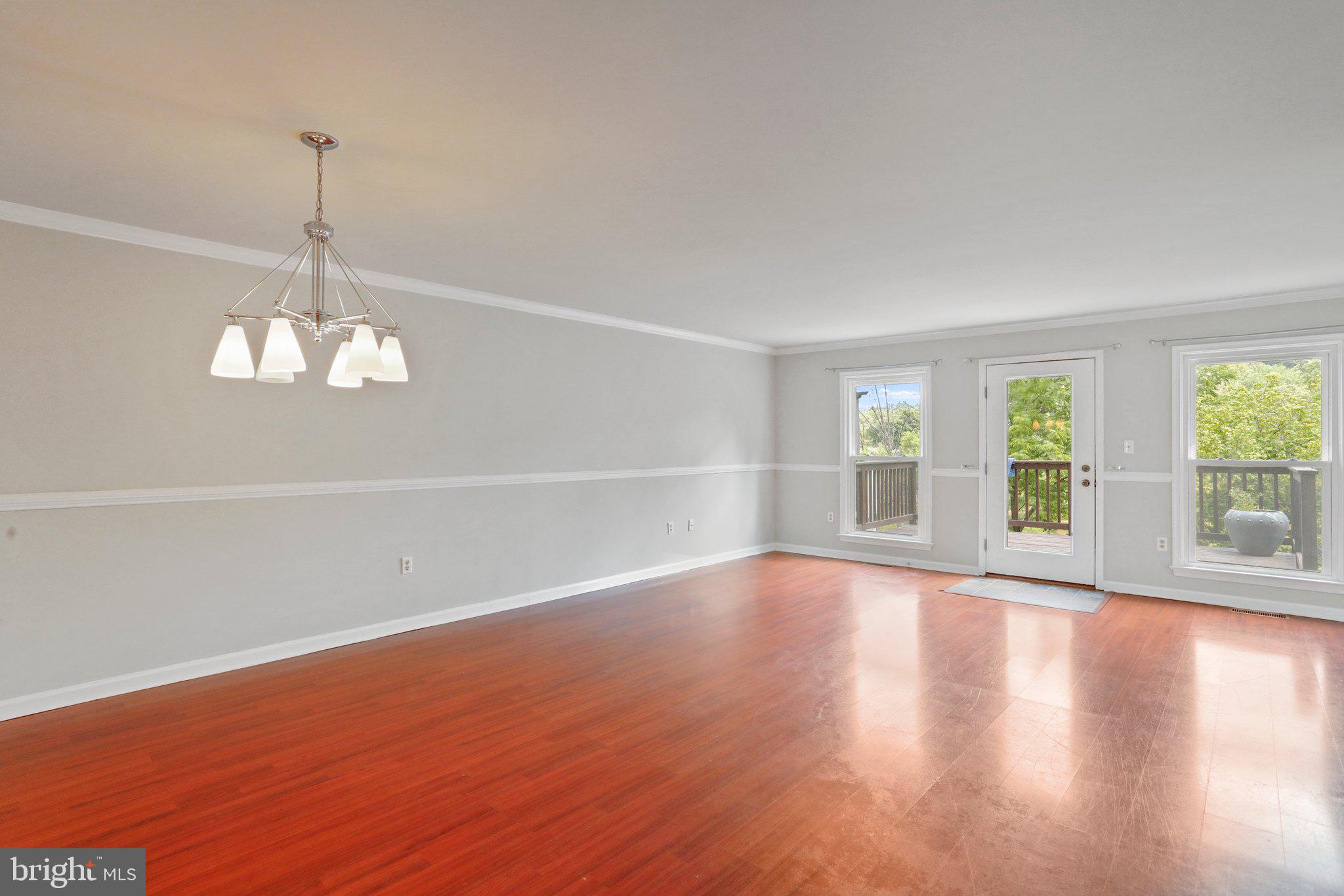 LAKE ANITA LOUISE - Residential