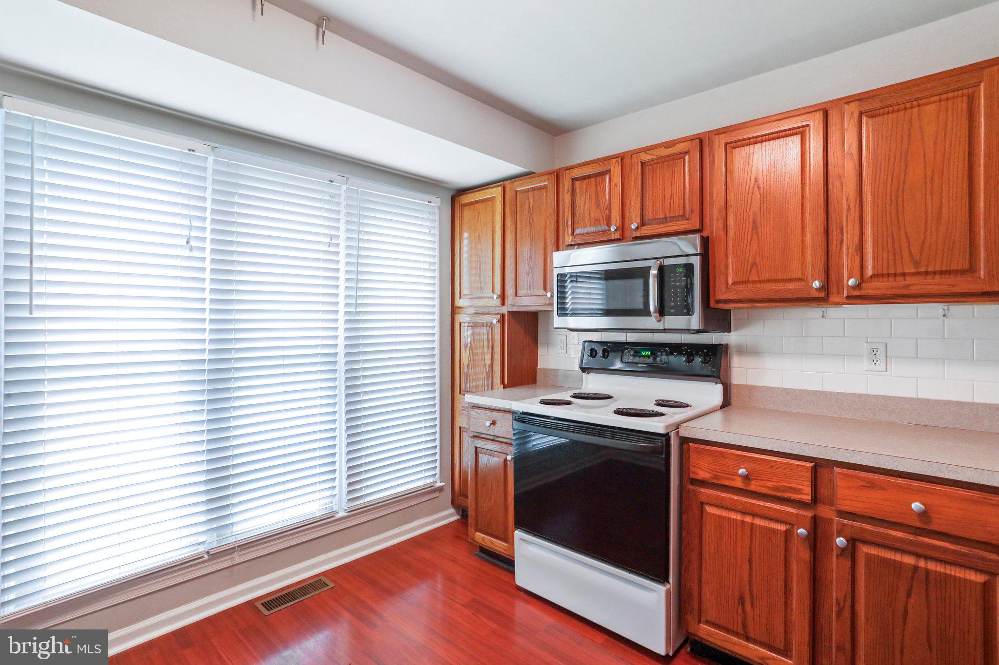 LAKE ANITA LOUISE - Residential