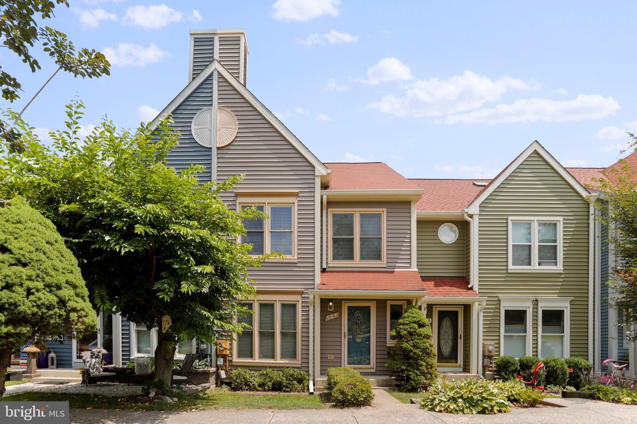 LAKE ANITA LOUISE - Residential