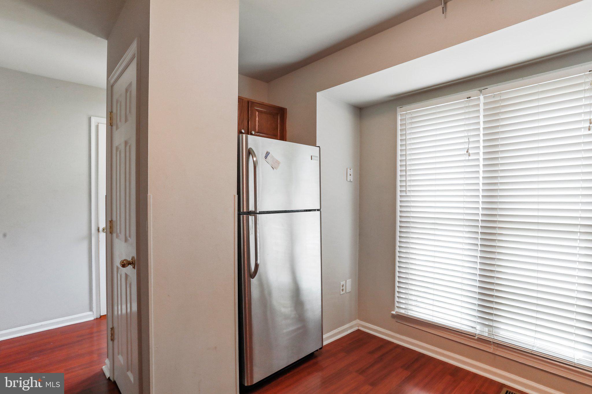 LAKE ANITA LOUISE - Residential