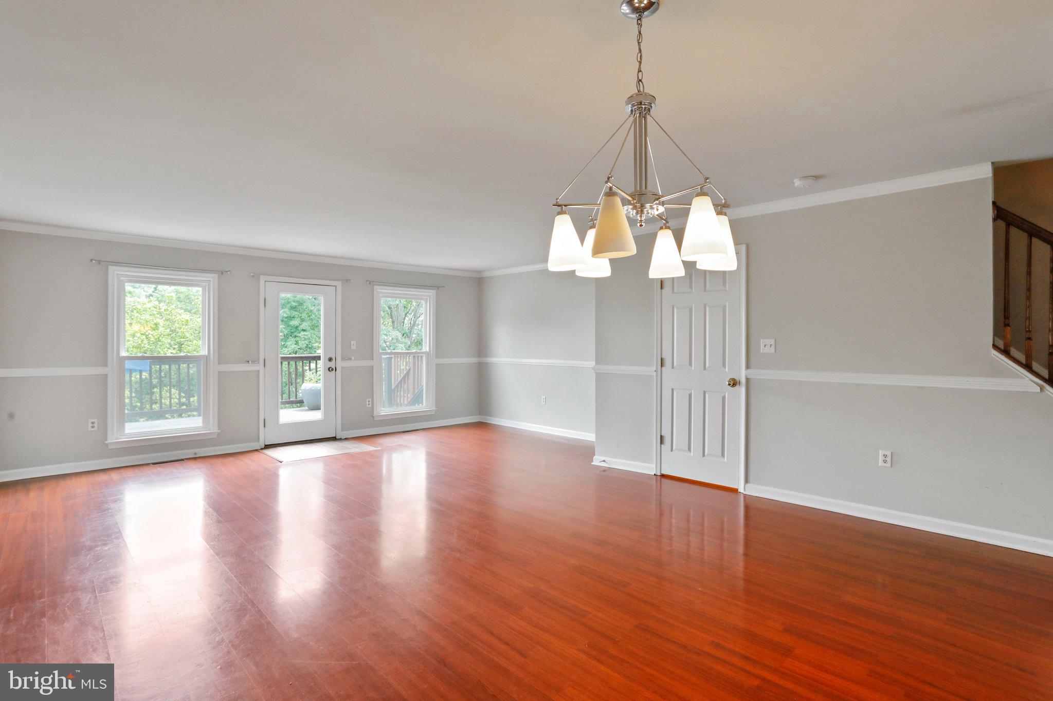 LAKE ANITA LOUISE - Residential