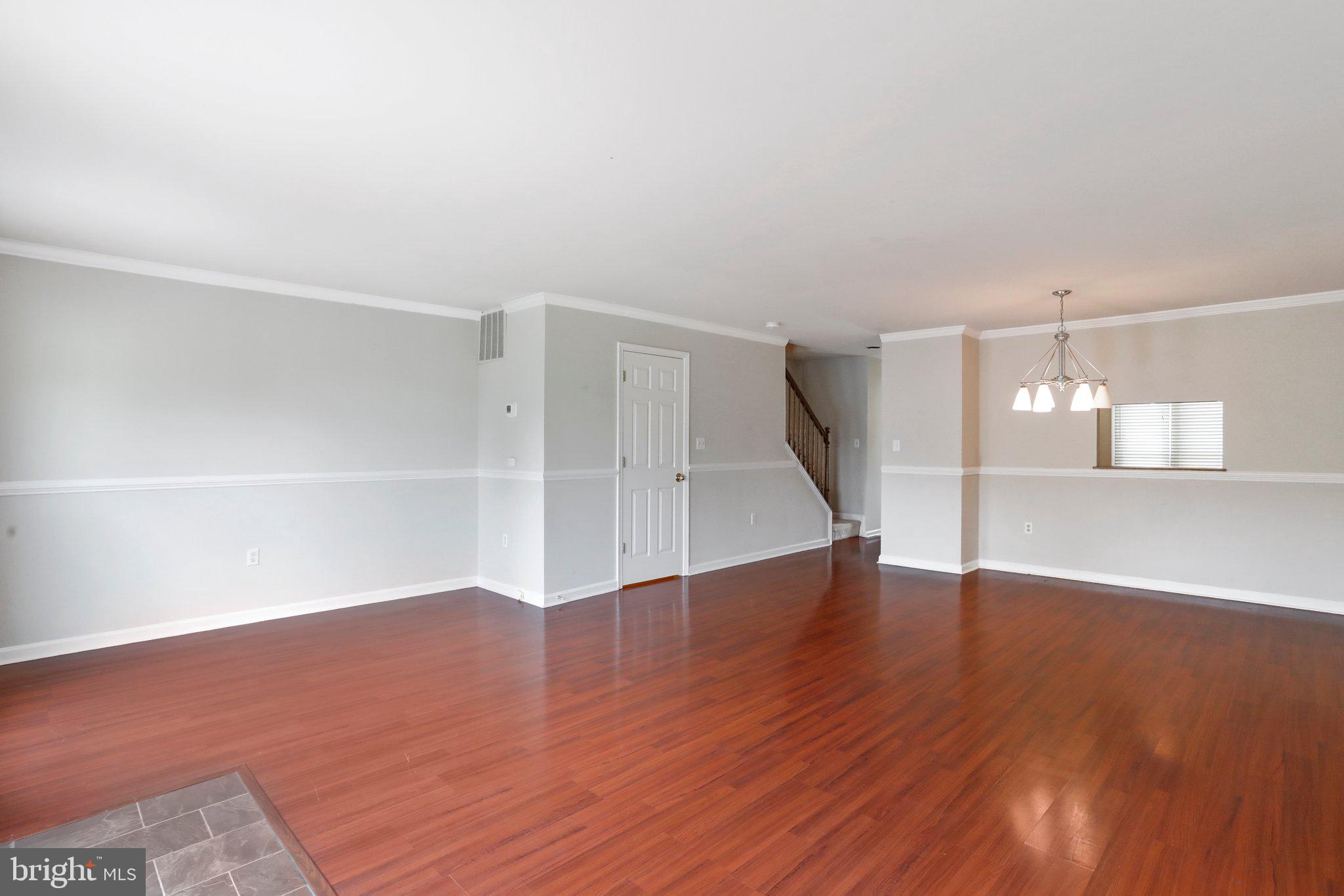 LAKE ANITA LOUISE - Residential