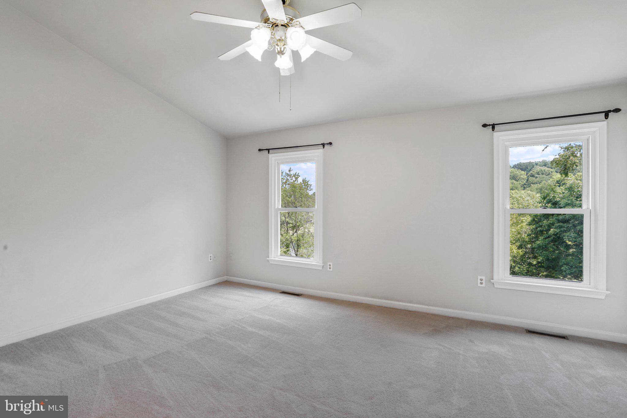 LAKE ANITA LOUISE - Residential