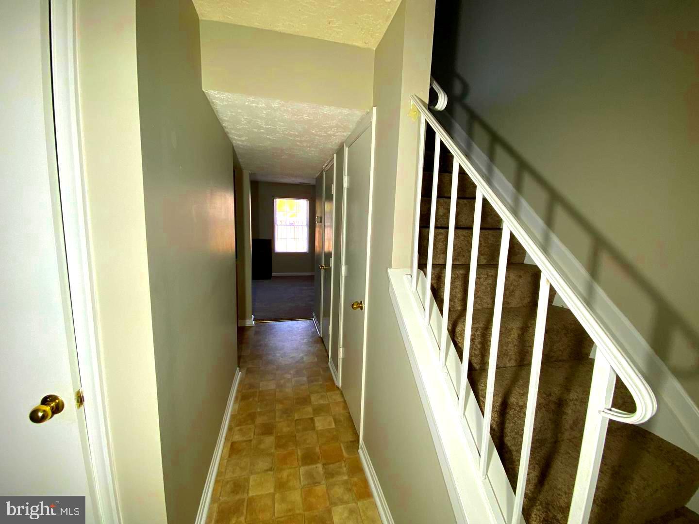 COLUMBIA COMMONS - Residential Lease