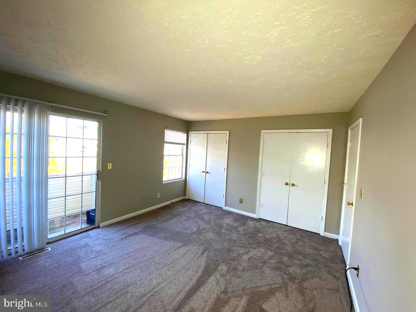 COLUMBIA COMMONS - Residential Lease