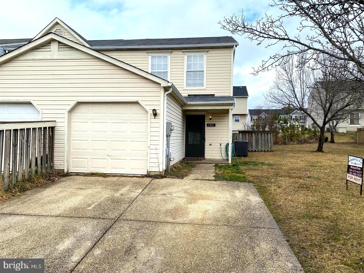 COLUMBIA COMMONS - Residential Lease