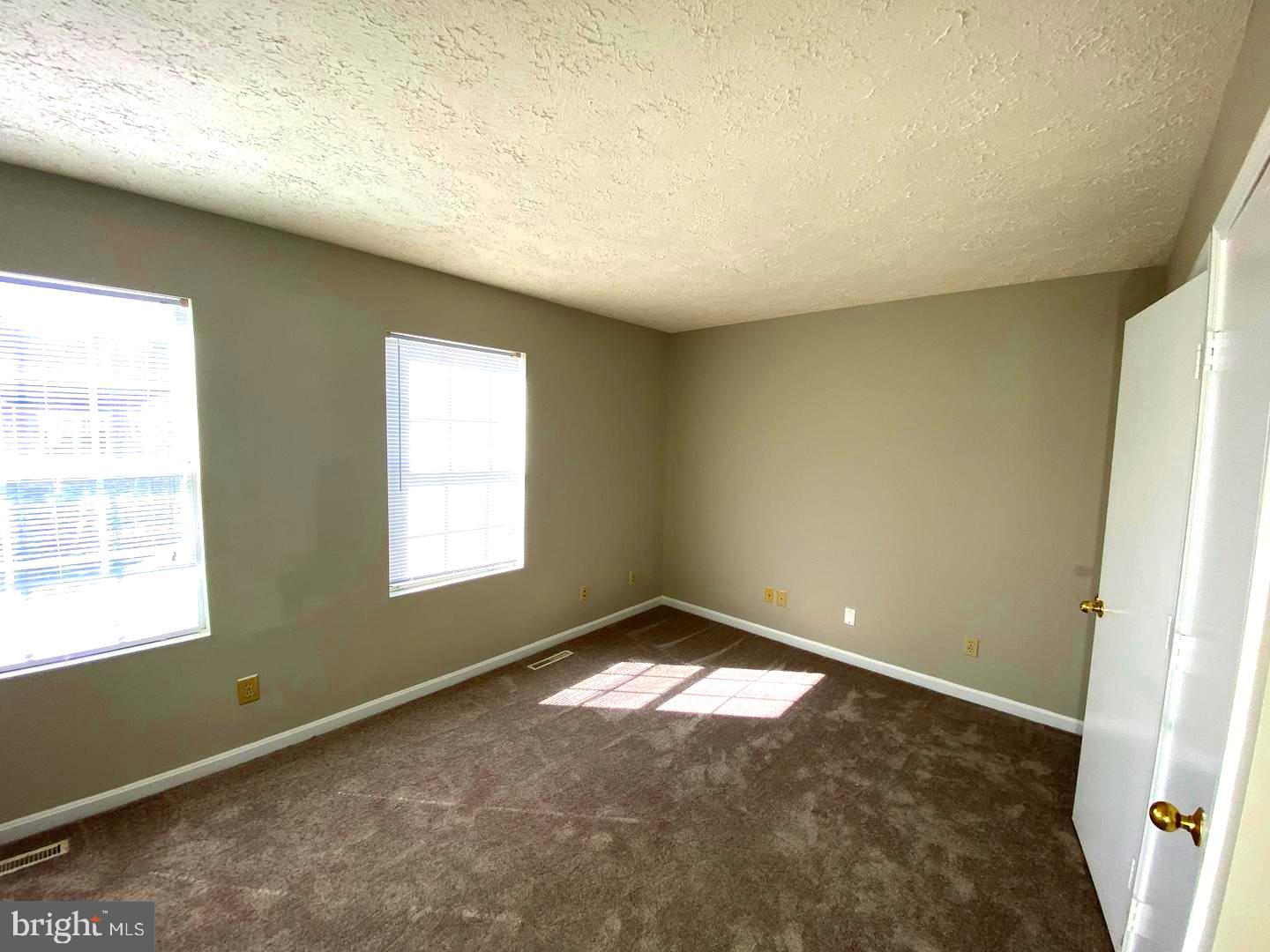 COLUMBIA COMMONS - Residential Lease