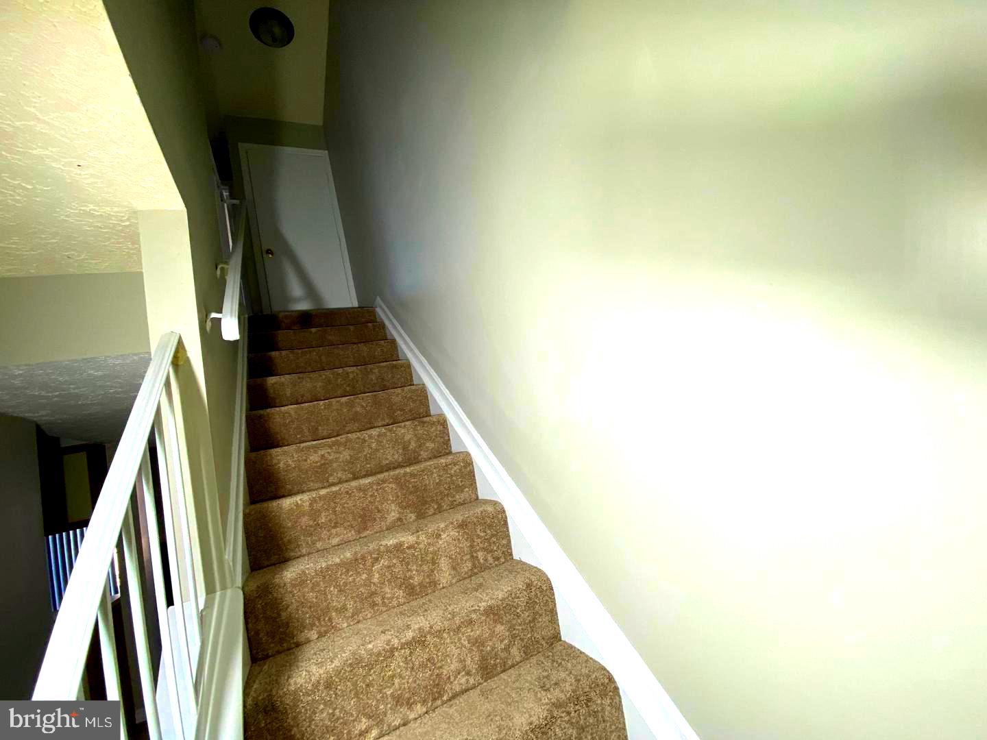 COLUMBIA COMMONS - Residential Lease