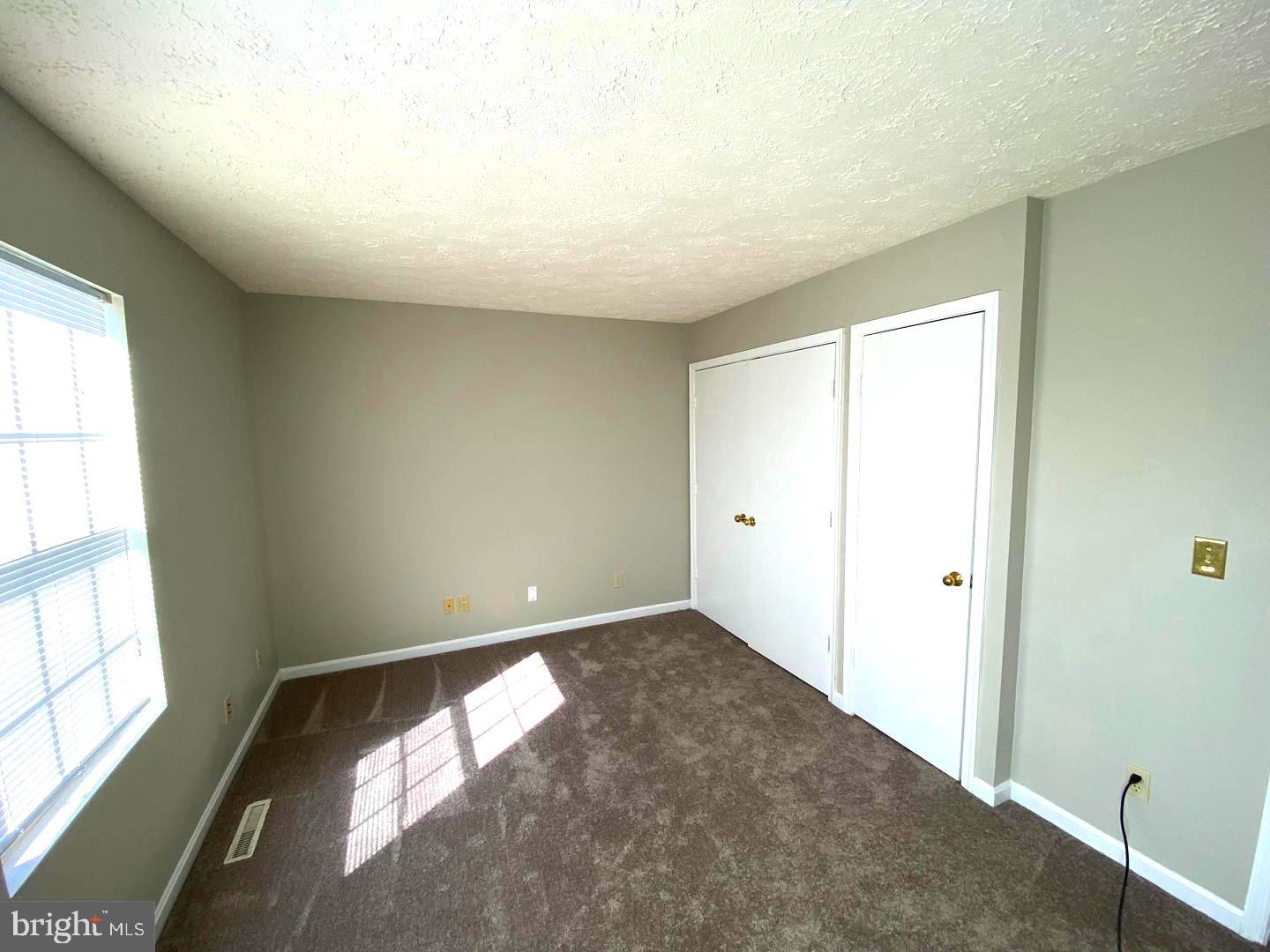 COLUMBIA COMMONS - Residential Lease