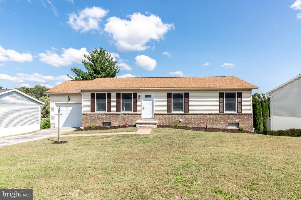Photo of 30 Allen Drive, HANOVER, PA 17331 (MLS # PAYK2089628)