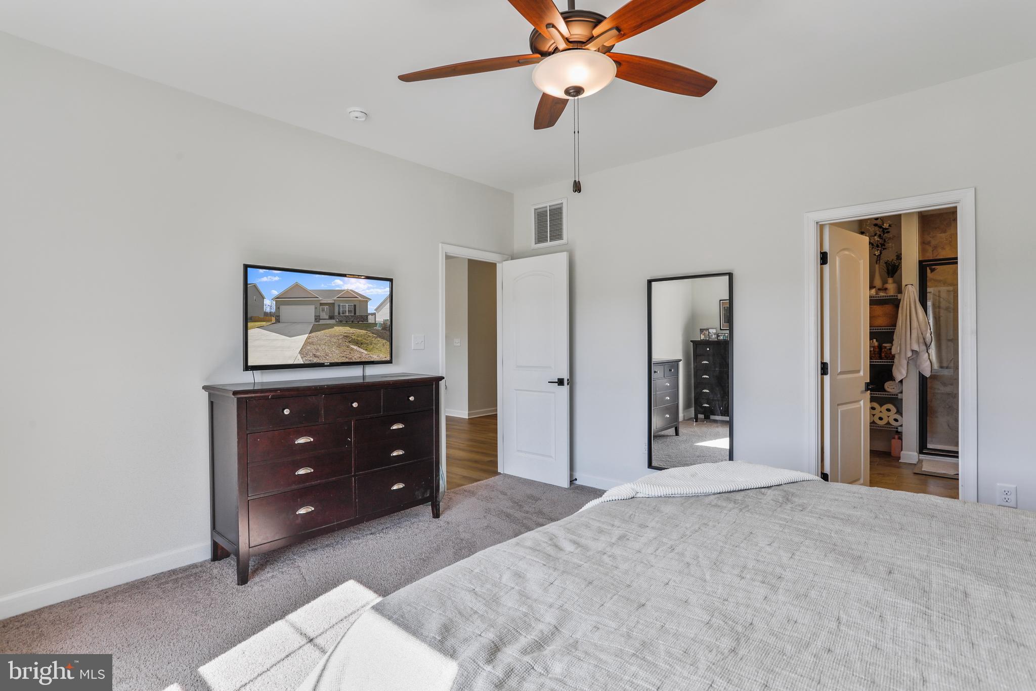 MIDDLE CREEK VISTAS - Residential