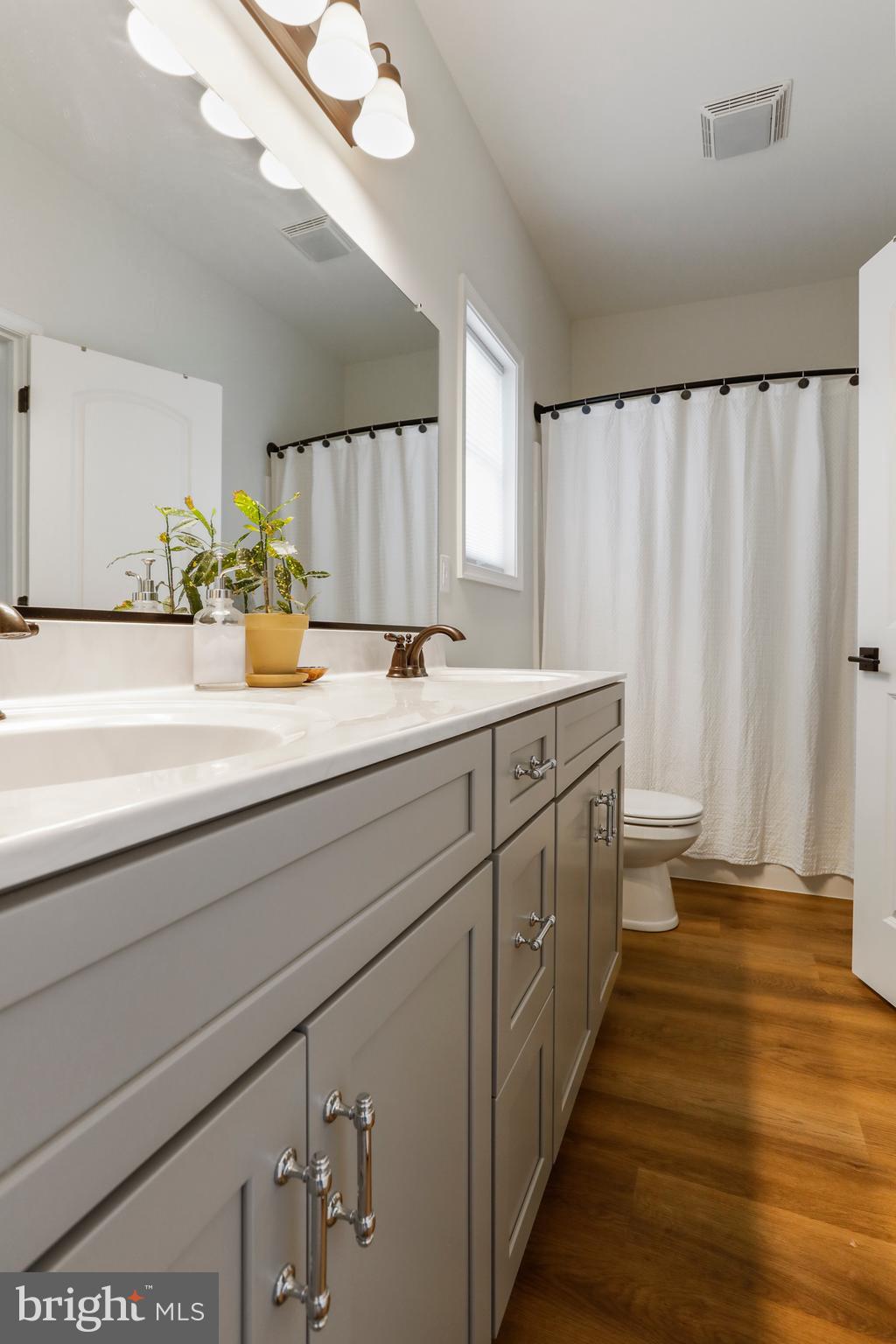 MIDDLE CREEK VISTAS - Residential