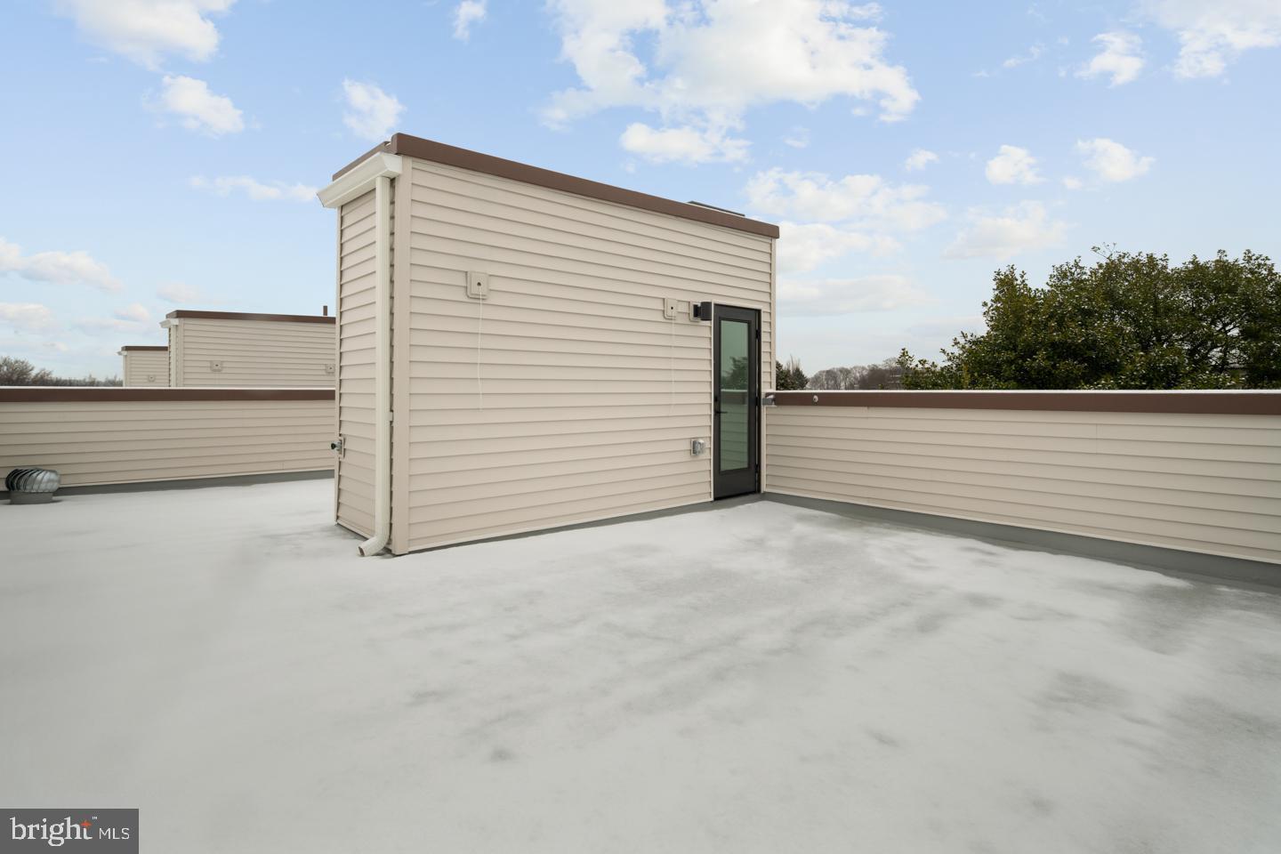 ROXBOROUGH - Commercial Sale