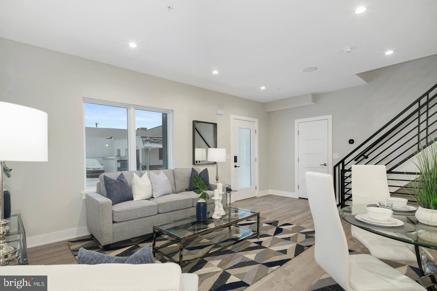ROXBOROUGH - Commercial Sale