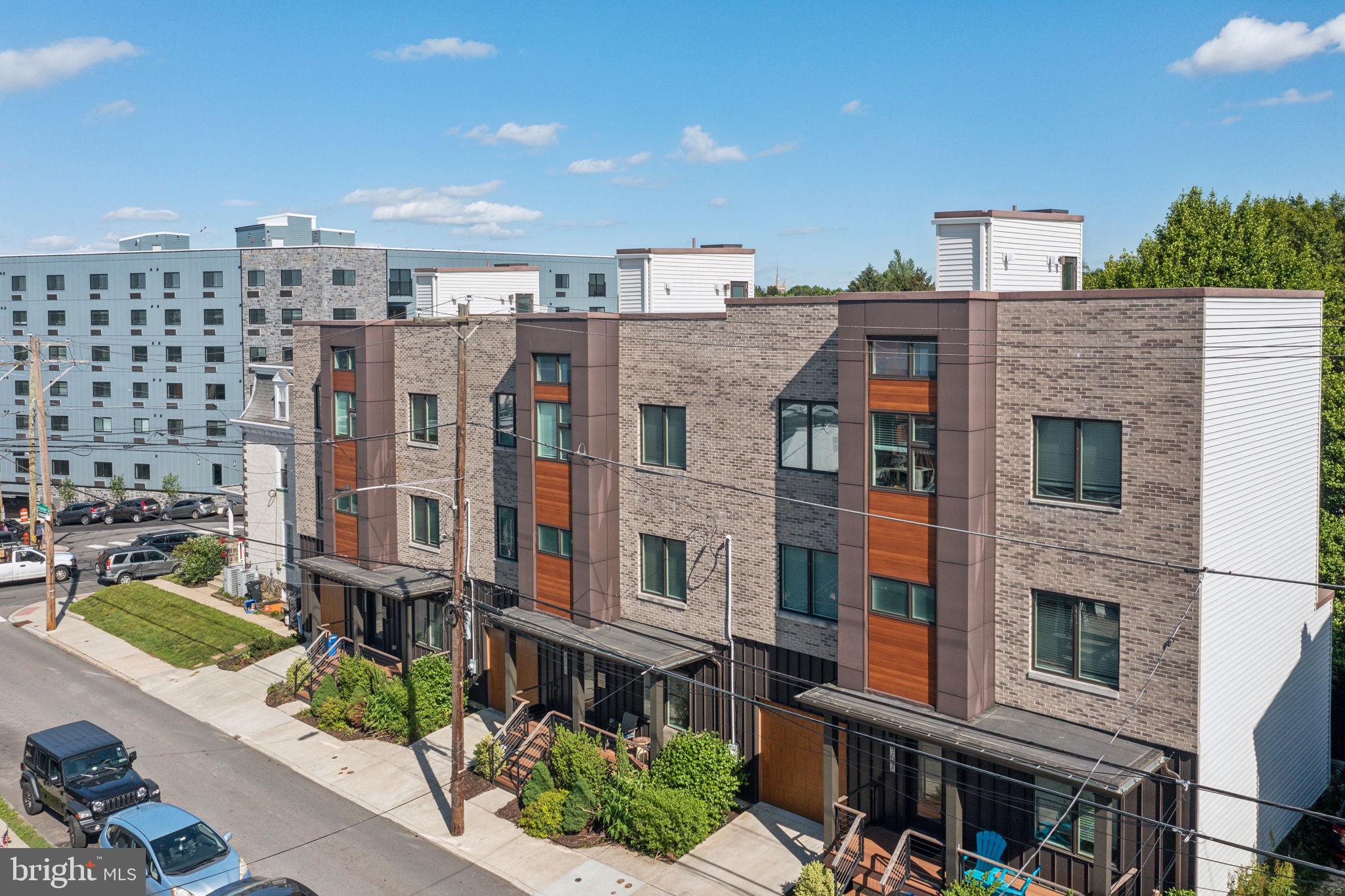 ROXBOROUGH - Commercial Sale