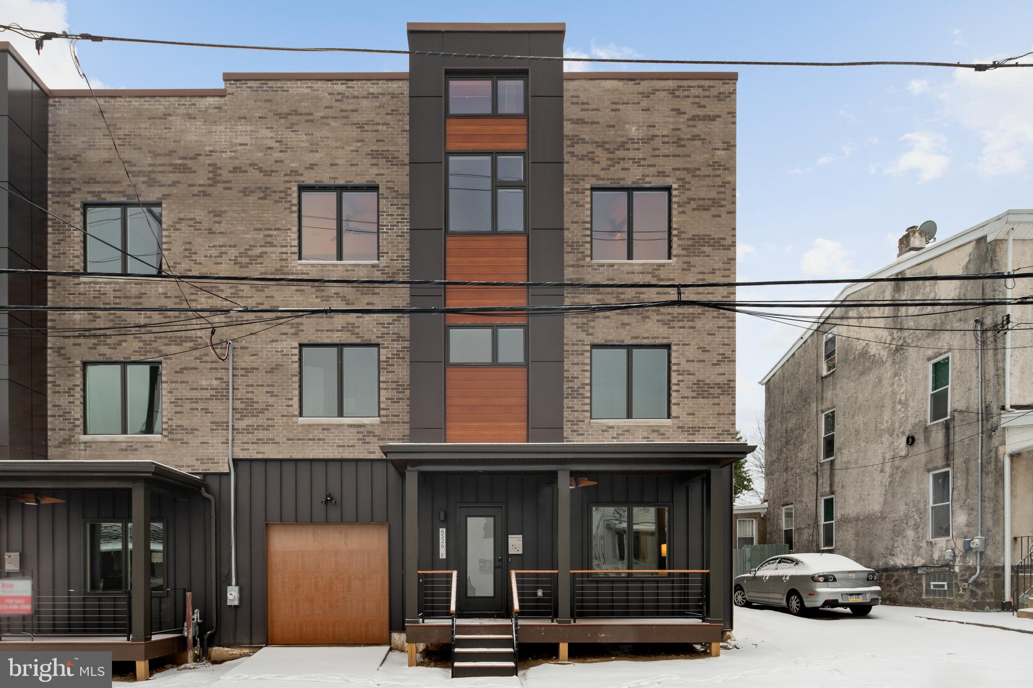 ROXBOROUGH - Commercial Sale