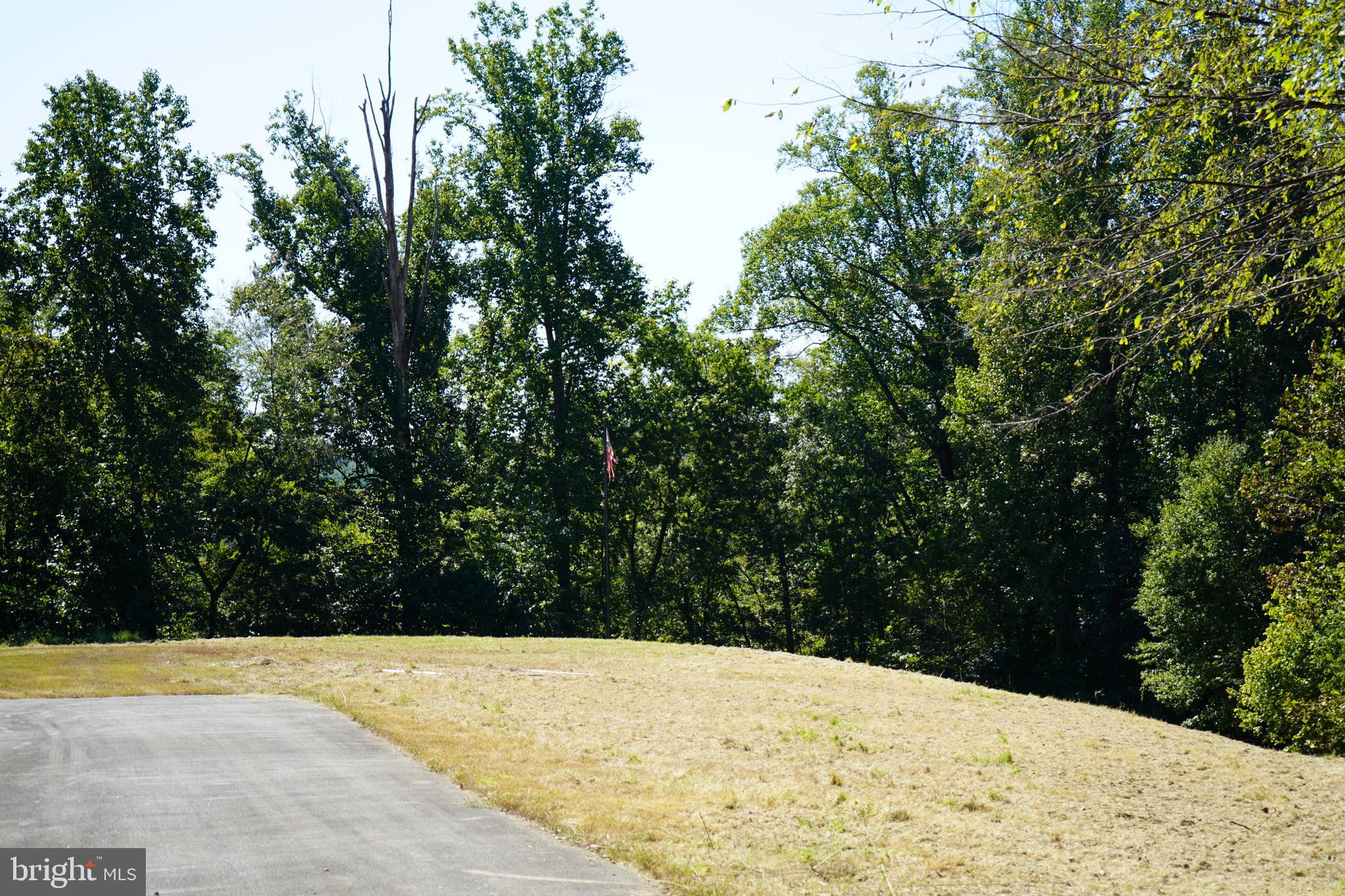 DARNESTOWN OUTSIDE - Land