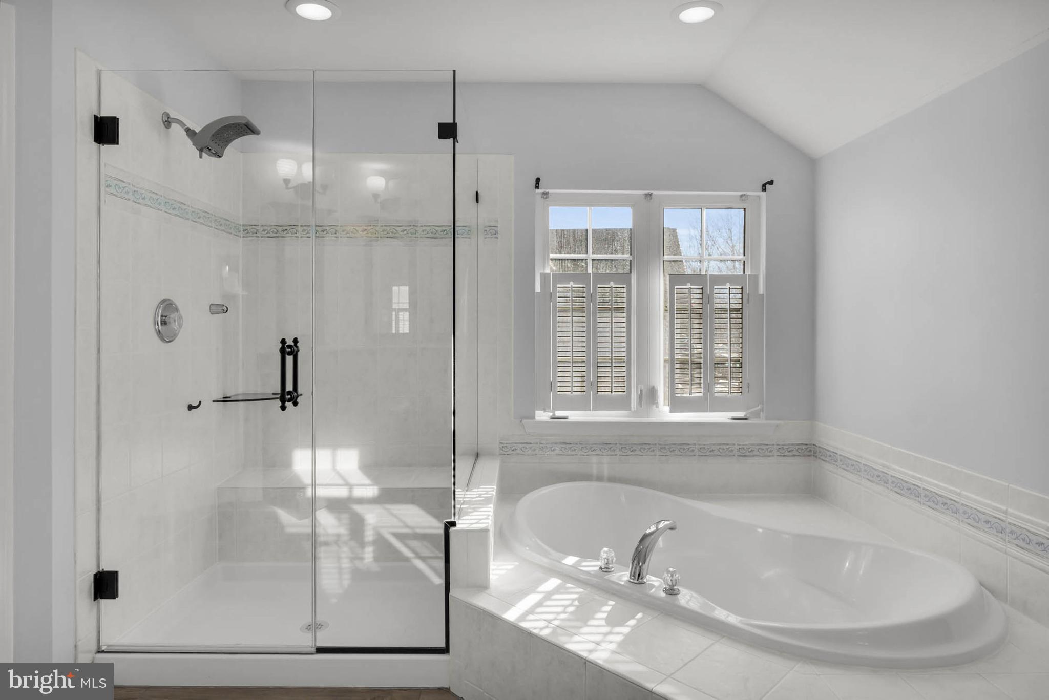 GALYN MANOR - Residential