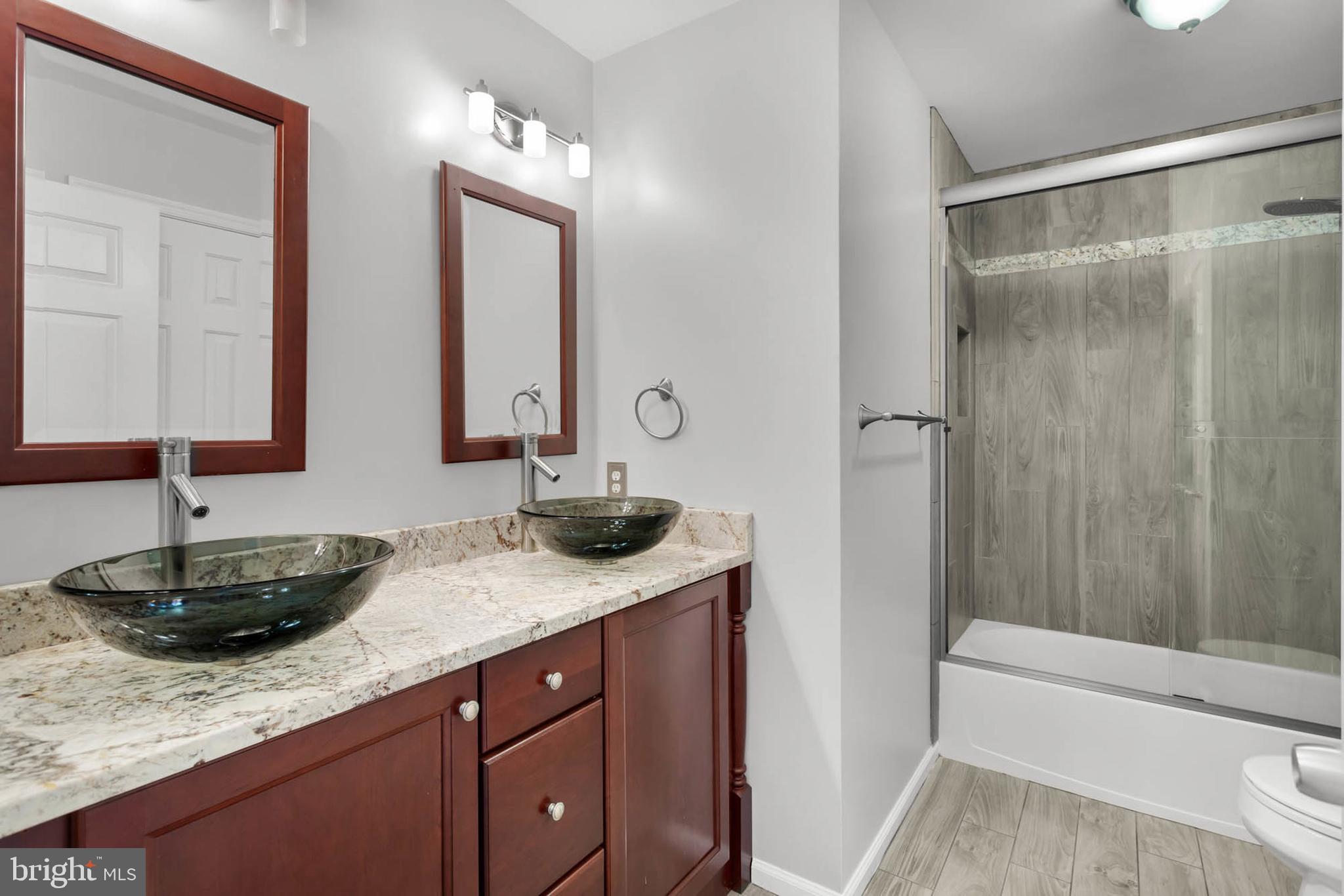 GALYN MANOR - Residential