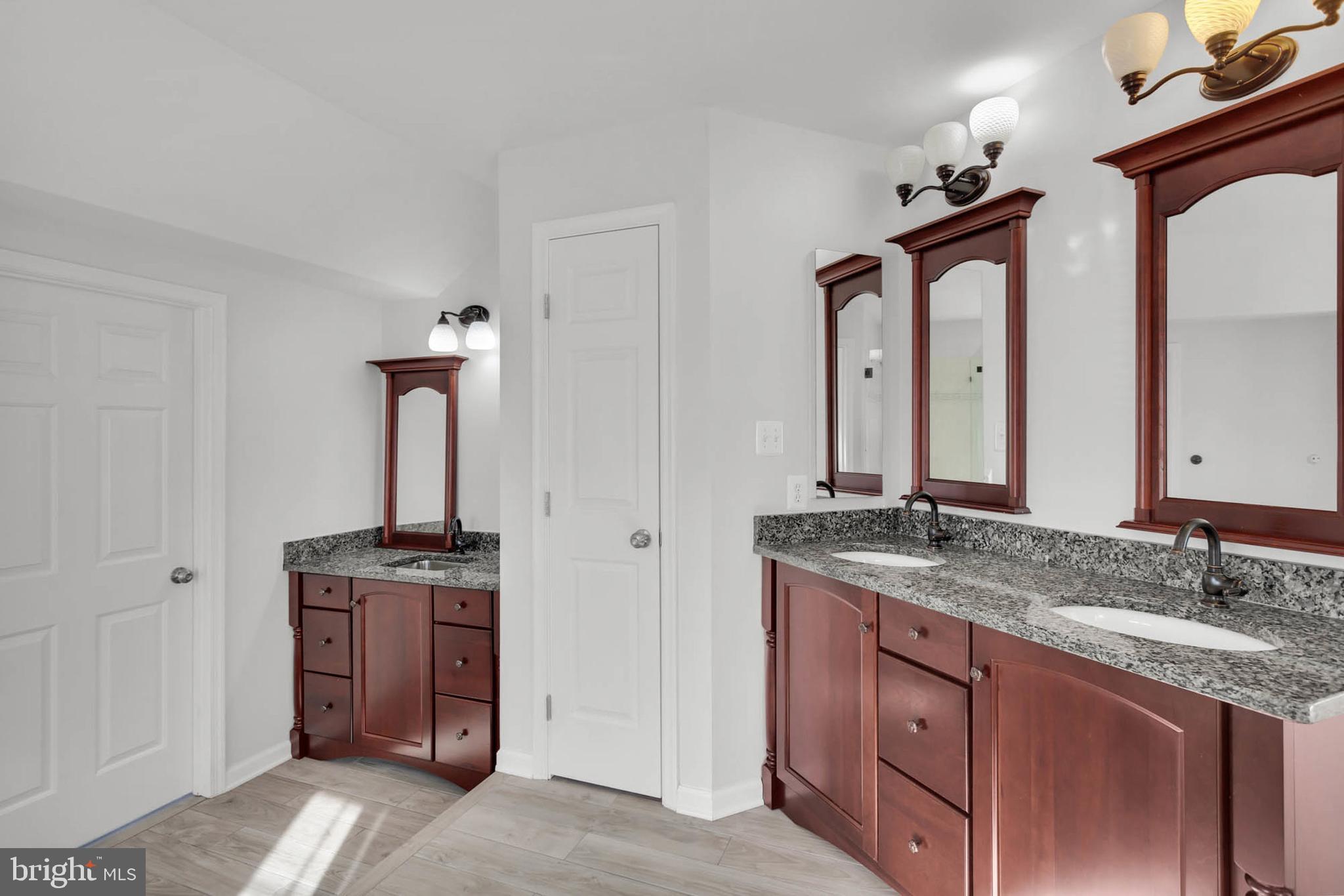 GALYN MANOR - Residential